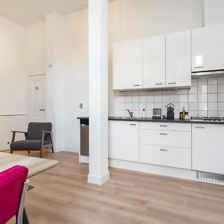 Stayci Serviced Station * Haag