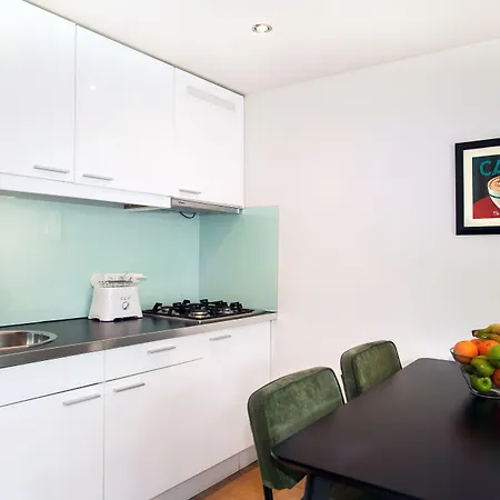 Stayci Serviced Station Lägenhet Haag