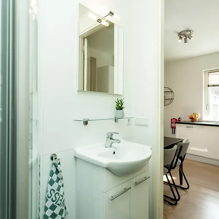 Stayci Serviced Station Lägenhet Haag