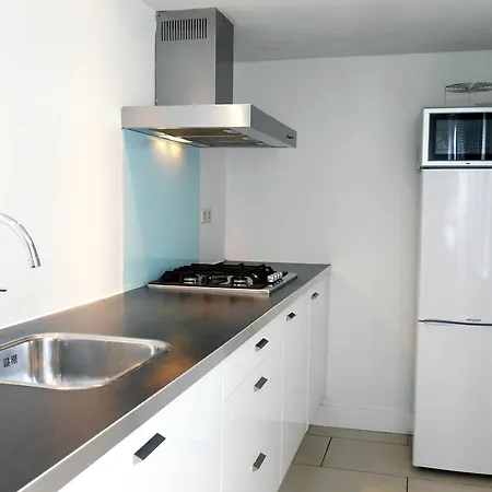 Stayci Serviced Station דירה האג