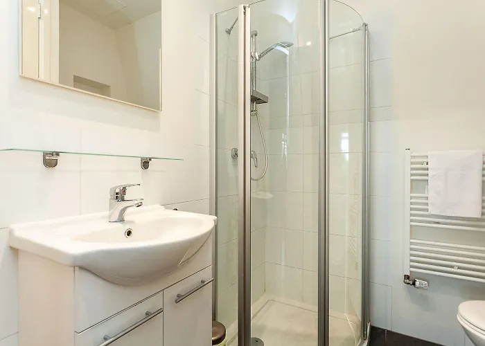 Stayci Serviced Station * Haia