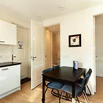 Stayci Serviced Station Lejlighed Haag