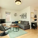 Stayci Serviced Station Lejlighed *