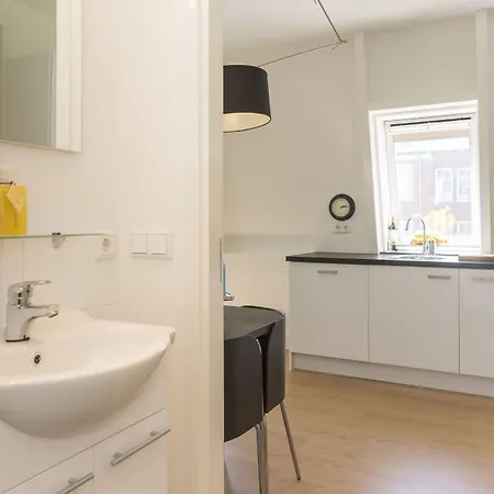 中央车站斯泰西服务式公寓 * 海牙