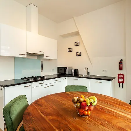 Stayci Serviced Apartments Central Station * Den Haag