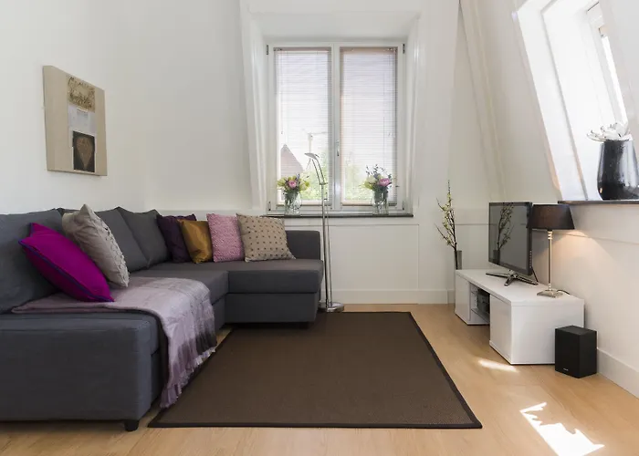 Stayci Serviced Station * Lahey