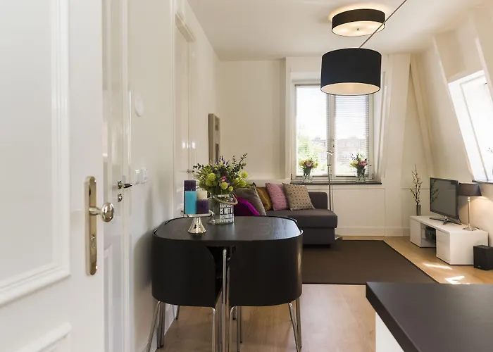 Stayci Serviced Station Apartmán Haag