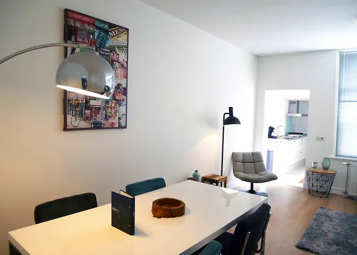 Stayci Serviced Station * Haag