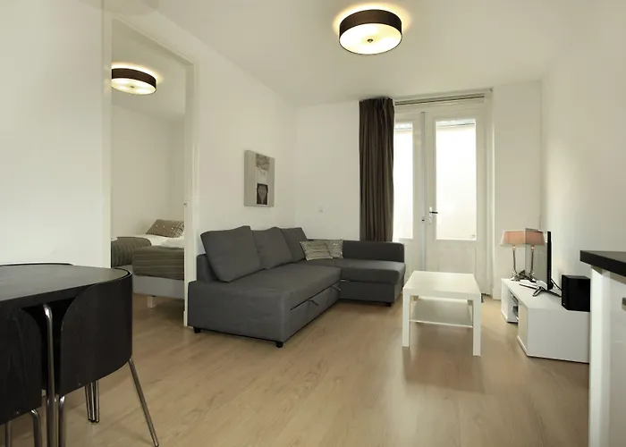 Stayci Serviced Station Apartmán *