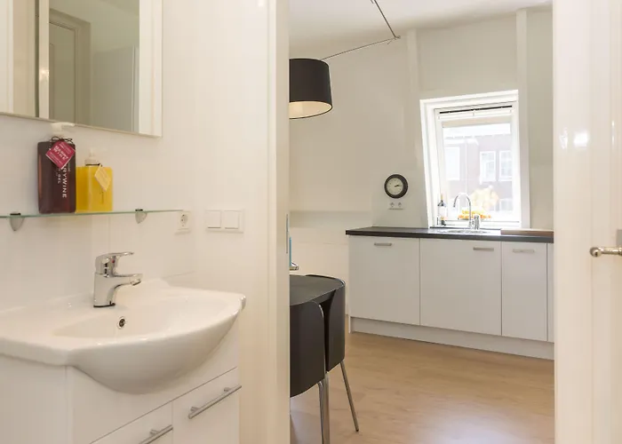 Stayci Serviced Station * Haag